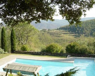 Vasciano - lovely old farmhouse, stunning views, Tuscany/Umbria border - Città di Castello - Piscina