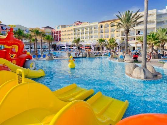 ميديتيرانيو باي هوتل آند ريزورت