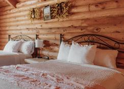 Bryce Canyon Log Cabins - Tropic - Camera da letto