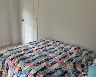 Quiet Basement unit in a central upscale Atlanta area - Atlanta - Habitación