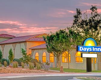 Days Inn by Wyndham Rio Rancho - Rio Rancho - Building
