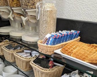 Adler Hotel Frankfurt - Francfort - Buffet