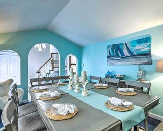 Vermilion River Home with Hot Tub and Private Dock! - Vermilion - Dining room