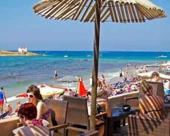 Malia Resort Beach Front Hotel - Mália - Bãi biển