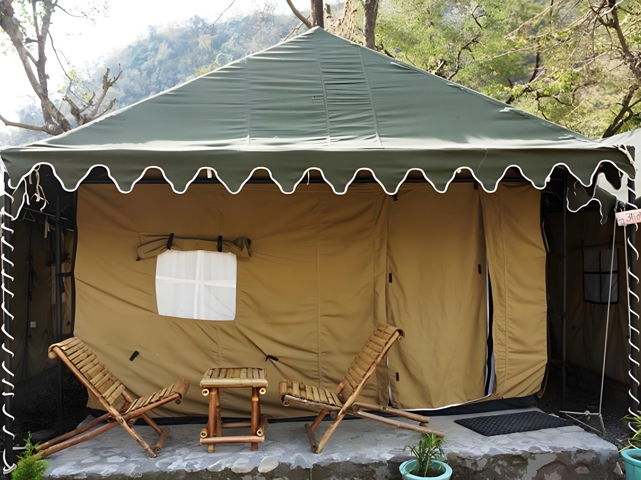 Cradle of Life - Shivpuri - Edificio