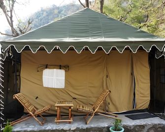 Cradle of Life - Shivpuri - Edificio