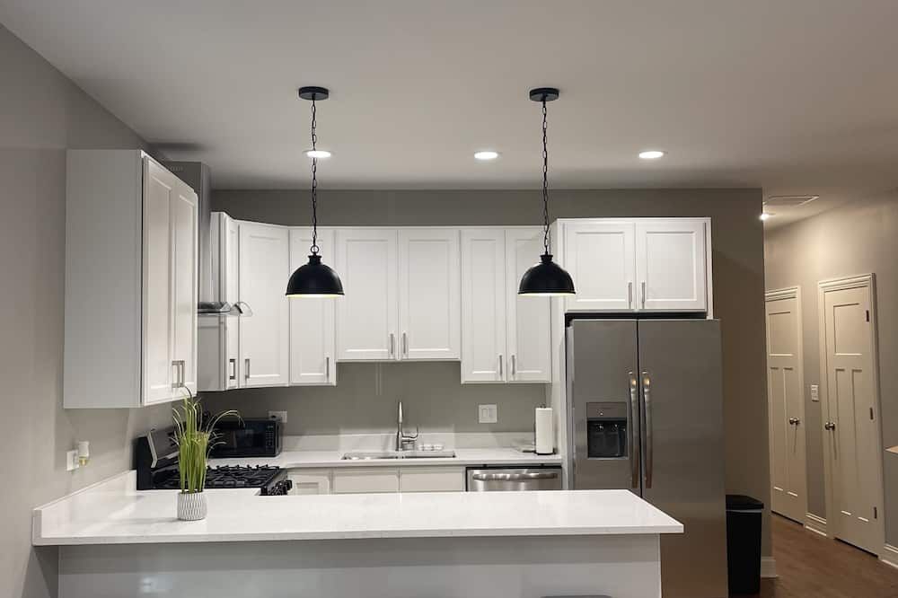 Nice 2 bedroom 15 minutes to downtown chicago - Chicago - Kitchen
