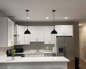 Nice 2 bedroom 15 minutes to downtown chicago - Chicago - Cocina