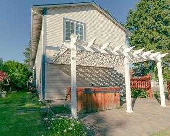 Fox Room At Conley Suites Bnb - Yelm - Edificio