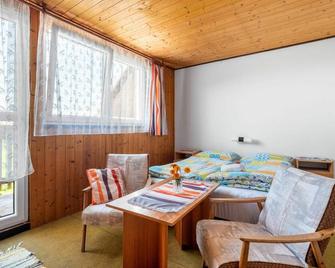 Nice apartment for 5 people with WIFI, patio, pets allowed, panoramic view and parking - Rabyně - Comedor