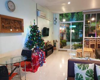 فريندز هاوس ريزورت - بانكوك - ردهة