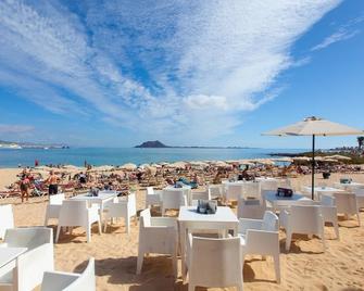 Gbh Fuerteventura Paradise Surf - Rooms- Hostel - Corralejo - Playa
