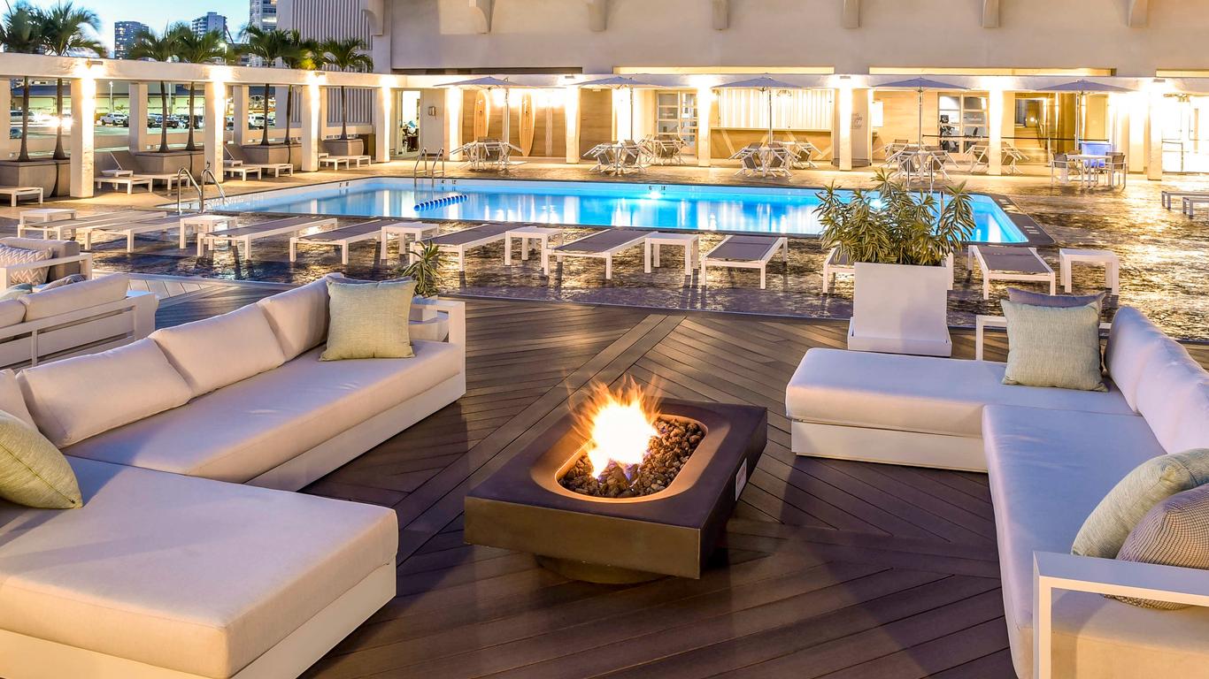 Ala Moana Honolulu by Mantra