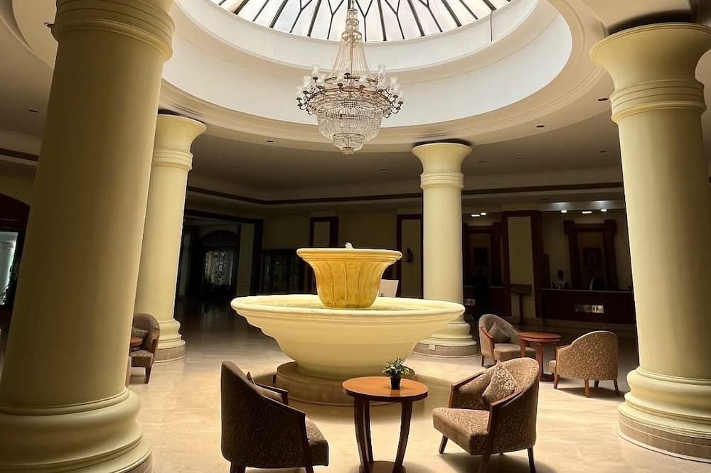 كاتريا هوتل آند تاورز