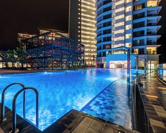 Geo38 Premier Suites Genting Highlands - Genting Highlands - Pool