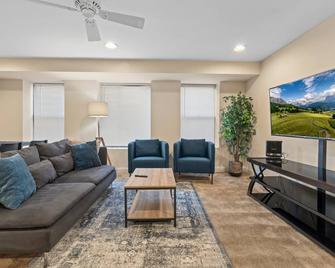 Stylish 2br | 4 Beds | Old City Retreat Spot - Filadelfia - Sala de estar