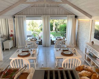 Bettola del Re home boutique b&b - אנאקאפרי - חדר אוכל