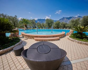 Hotel San Carlo - Malcesine - Pool