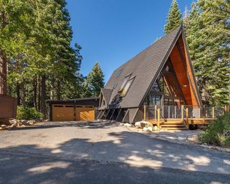 Mountain Modern The Tahoe A-Frame w Private Pier - Homewood - Building
