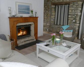 old farmhouse between Cap Gris Nez- Cap Blanc Nez 5 km from Ambleteuse and 8km - Marquise - Living room