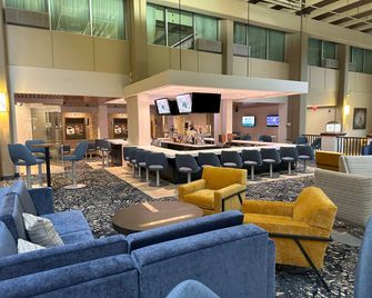 Holiday Inn Sioux Falls-City Centre By IHG - סו פולס - טרקלין