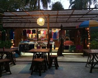 Coffee And Resort - Ko Payam - Innenhof
