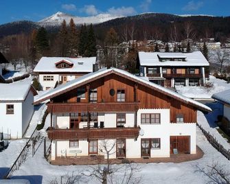 Vacation apartment panoramic view 55m2 - Lohberg - Budova