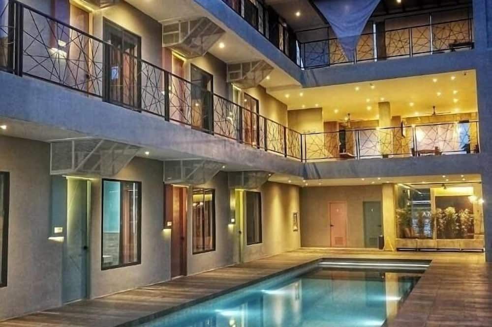 Zenvea Hotel Coron - קורון - בריכה