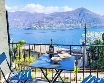 Beautiful apartment for 3 guests with WIFI, TV, terrace and panoramic view - Brissago - Balkon