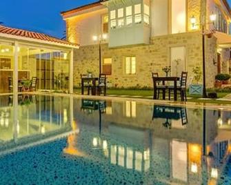 Alapietra Hotel - Cesme - Pool