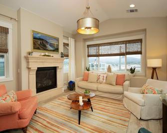 Luxury Beach Home, Spectacular Ocean Views, Monterey - Seaside - Living room