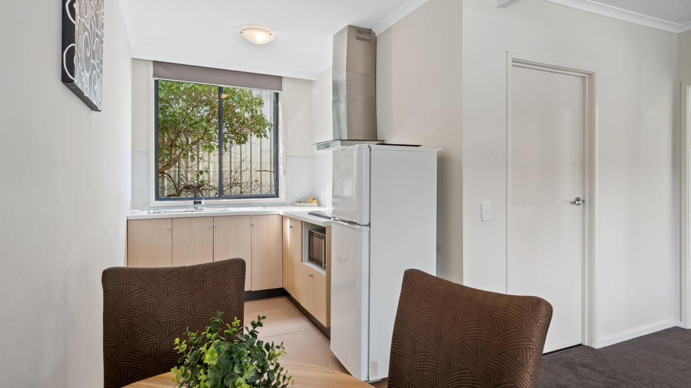 New Crossing Place Motel & Apartments