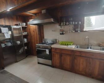 Monteverde Monkey Hostel - Monteverde - Kitchen