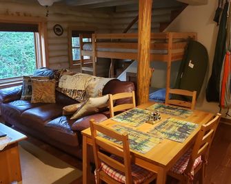 The Veranda Log Cabin - Zirconia - Living room