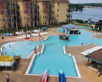 Bridges Bay Resort Vacation Cabin - Arnolds Park - Pool