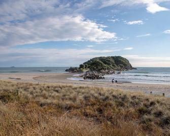 Trendy Beach Vibe 2 Bedroom Apartment - Mount Maunganui - Beach