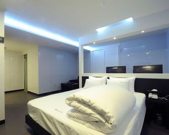 Hill Guesthouse Nampo - Busán - Habitación