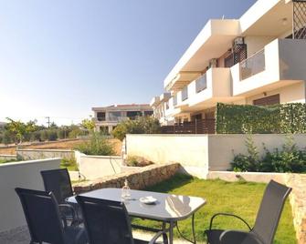 Zennova Sirene Luxury Studios - Gerakini - Balkon