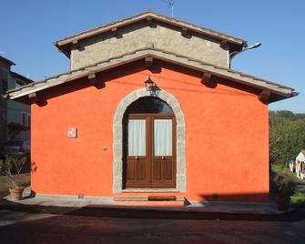 Red House - Bagnoregio - Building