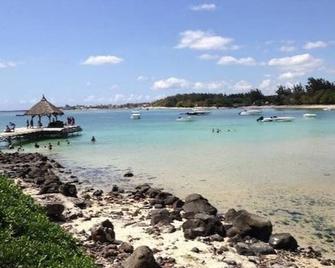 La Case Bois Creoles (The Sea) - Albion - Playa
