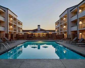 Courtyard by Marriott Huntsville University Drive - Huntsville - Pool
