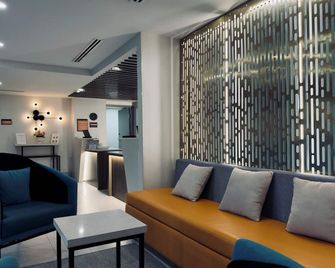 La Quinta Inn & Suites by Wyndham Atlanta Roswell - Roswell - Lounge