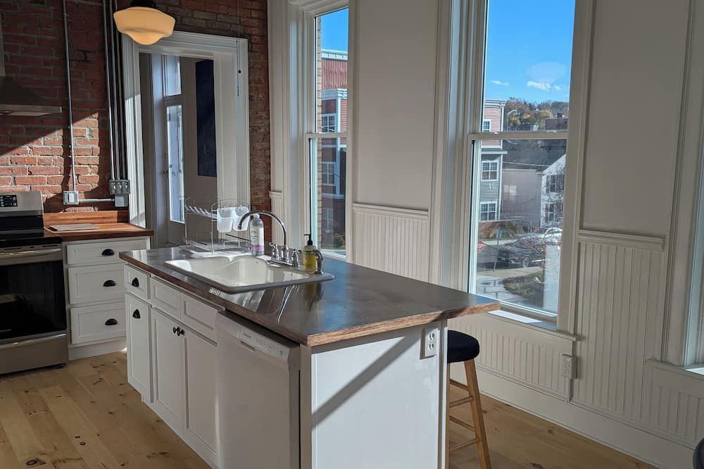 2 Min To Rpi Modern Space + Fast Wifi - Troy - Kitchen