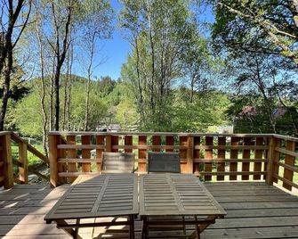 Z 2 Lodge - Contemporary living in a green setting. - Saint-Quirin - Balcón