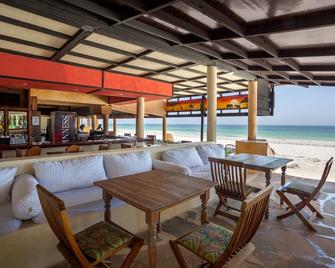 Blue Marlin Beach Hotel - Galu Beach - Restaurant