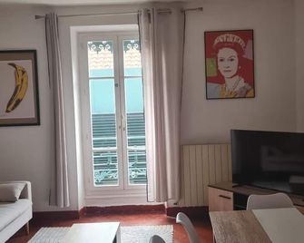 Appartement Duplex nimes centre160m2 climatisation 3 chambres avec parking - Nimes - Sala de estar