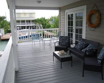 Your Best Fishing And Relaxing Experience! 2/2 Waterfront Home - Little Torch Key - Balkon