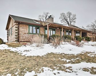 7-Acre Working Farm Near Lake Geneva Pets Welcome - Burlington - Budova