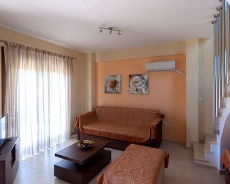 Ianthi Maisonettes - Nea Roda