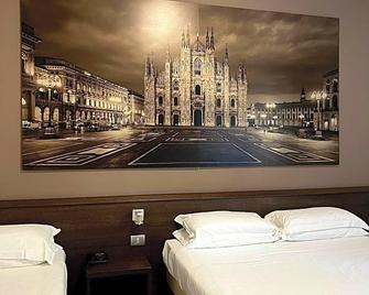 Nuovo Albergo Italia - Abbiategrasso - Habitación
